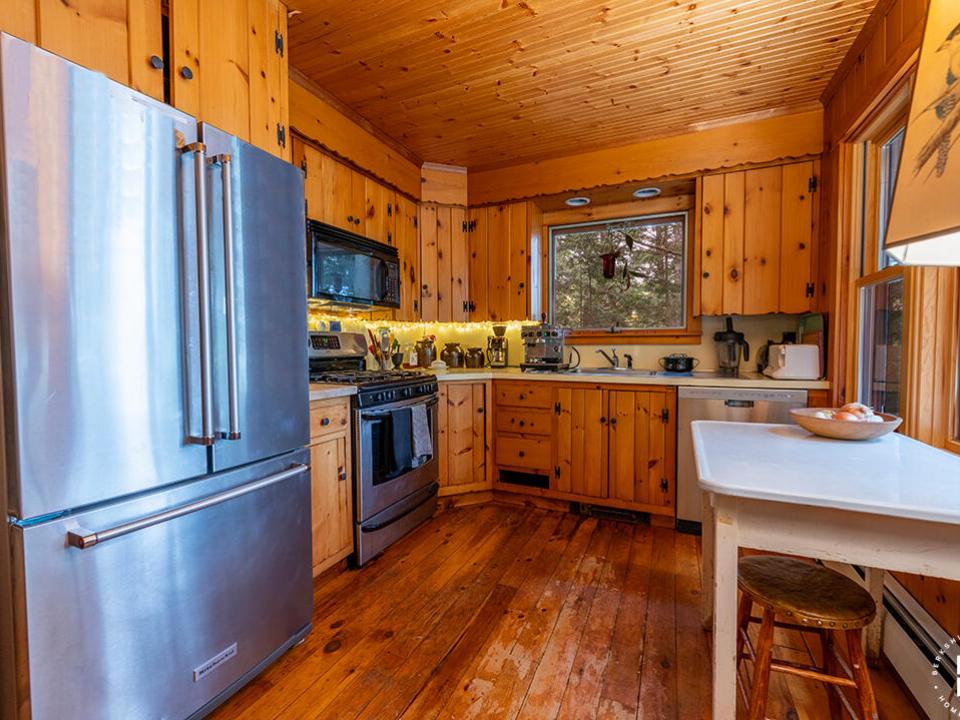 LakefrontHomeOnUpperSaranac_Kitchen_Frid