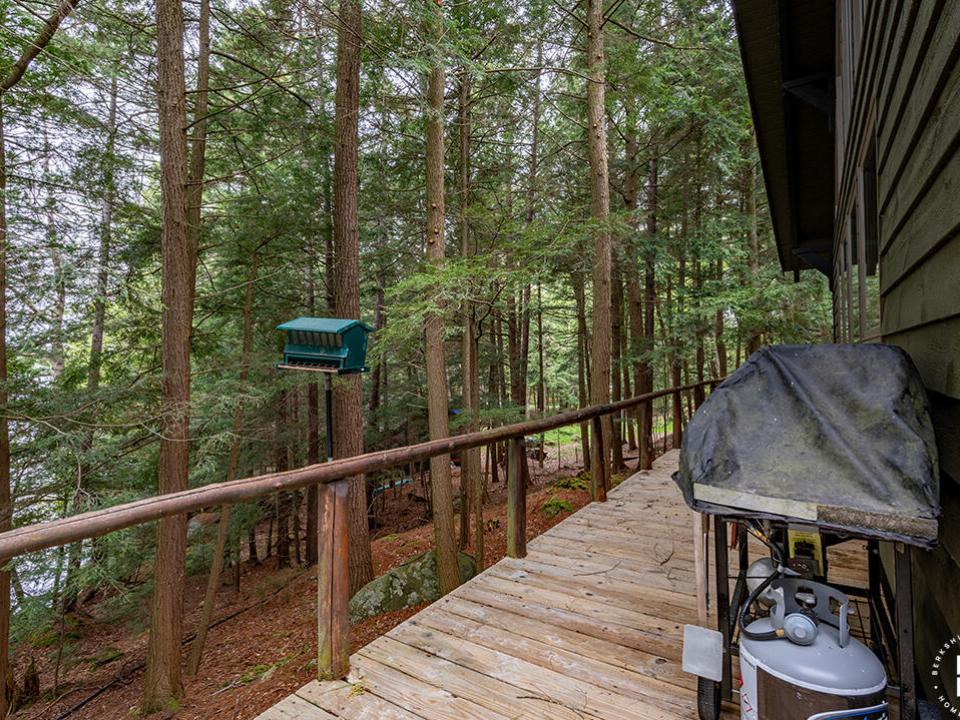 LakefrontHomeOnUpperSaranac_Deck_Side