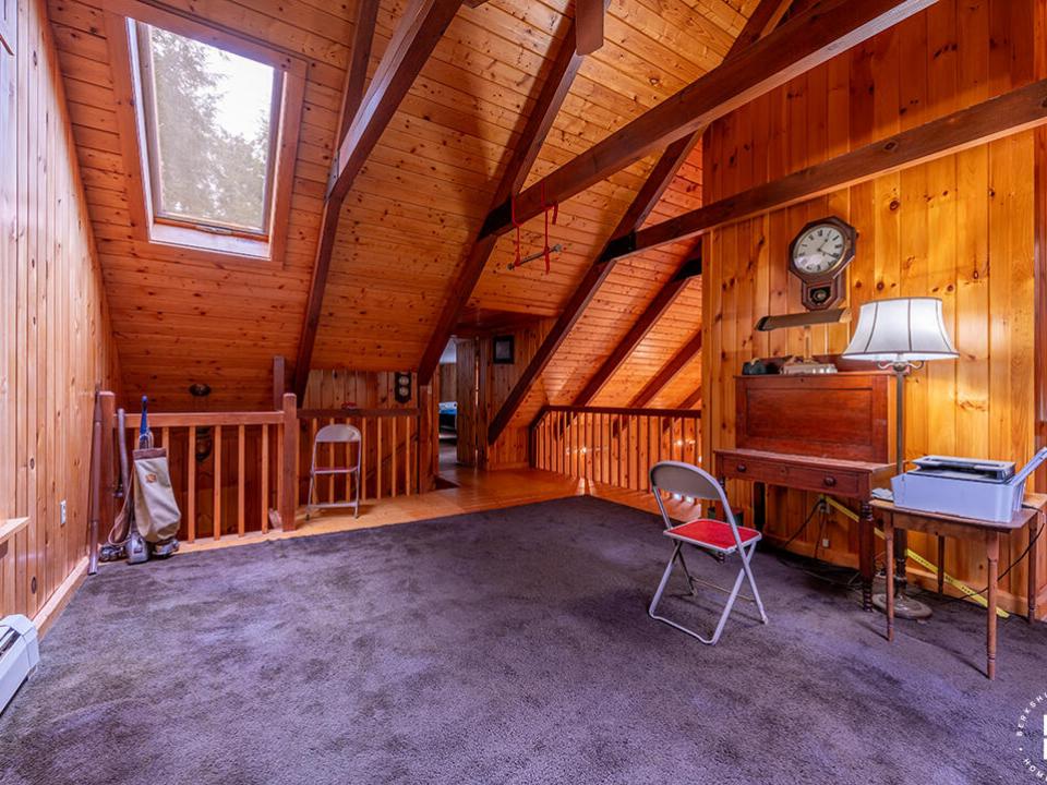 LakefrontHomeOnUpperSaranac_Loft_Office