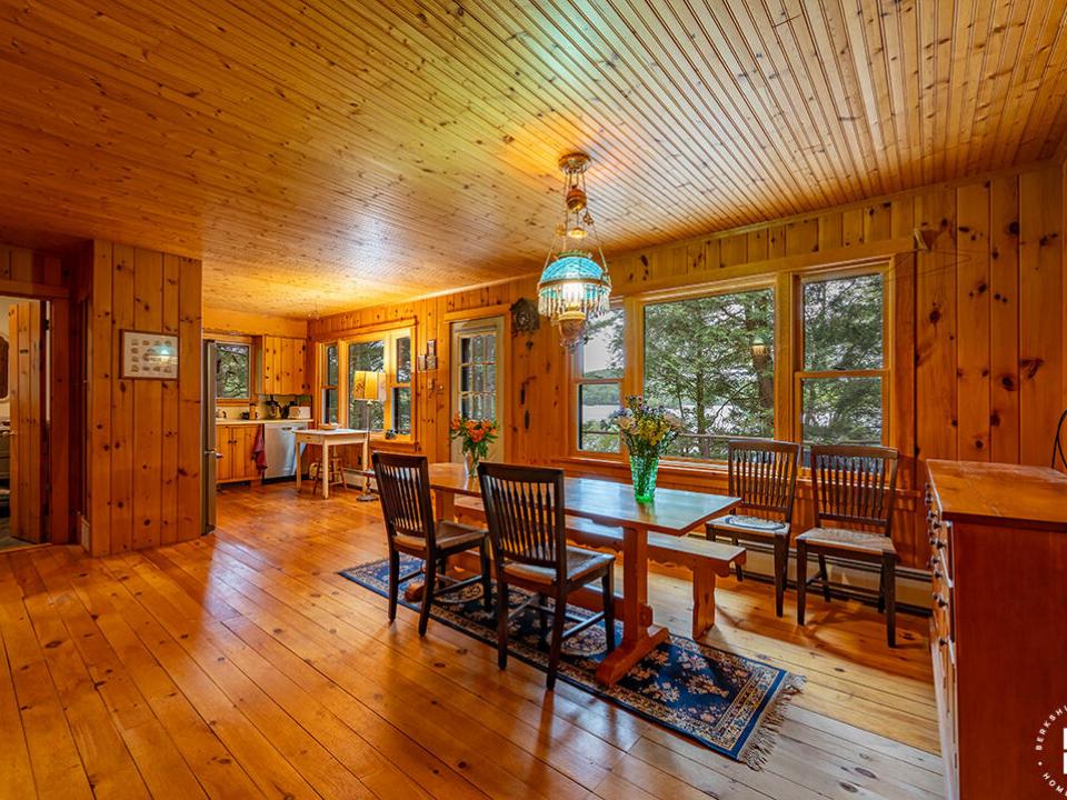 LakefrontHomeOnUpperSaranac_DiningRoom_T