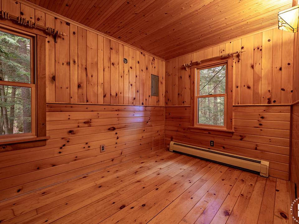 LakefrontHomeOnUpperSaranac_Bedroom3