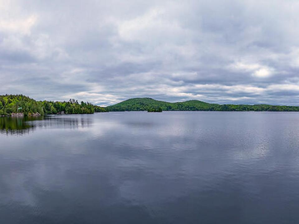 LakefrontHomeOnUpperSaranac_A_Pano_Lake