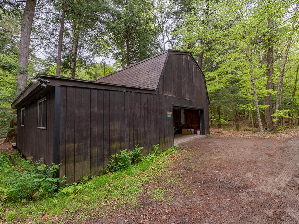LakefrontHomeOnUpperSaranacLake_Garage_E