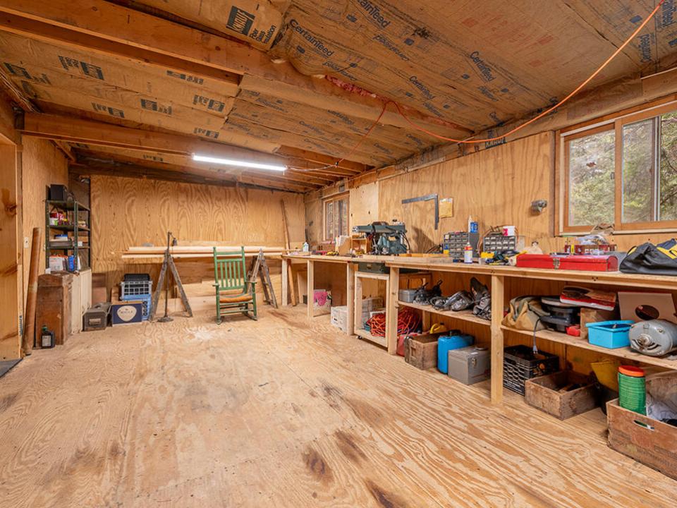 LakefrontHomeOnUpperSaranacLake_Garage_W