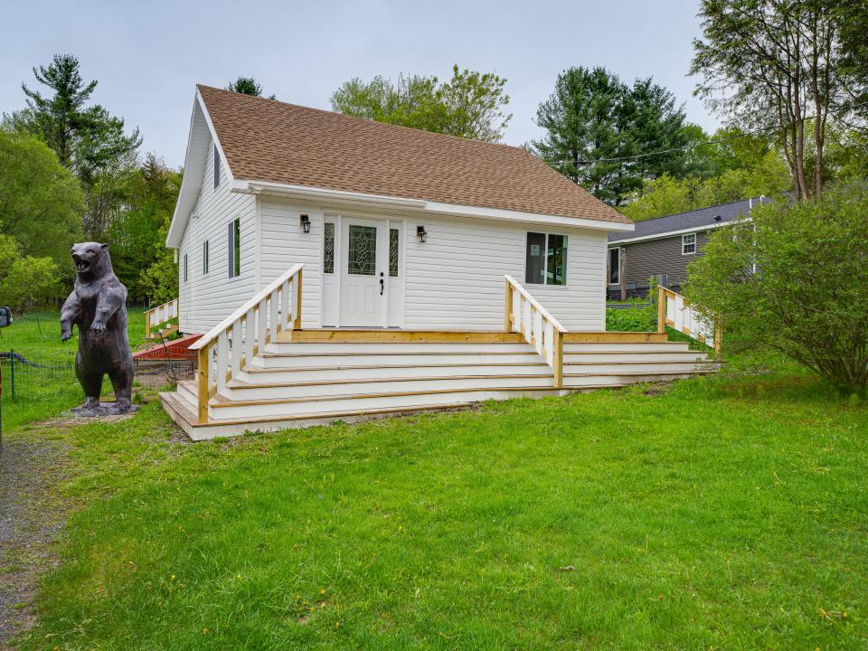 118 McLaughlin Ave-3