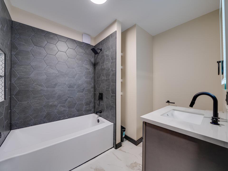 118 McLaughlin Ave-47