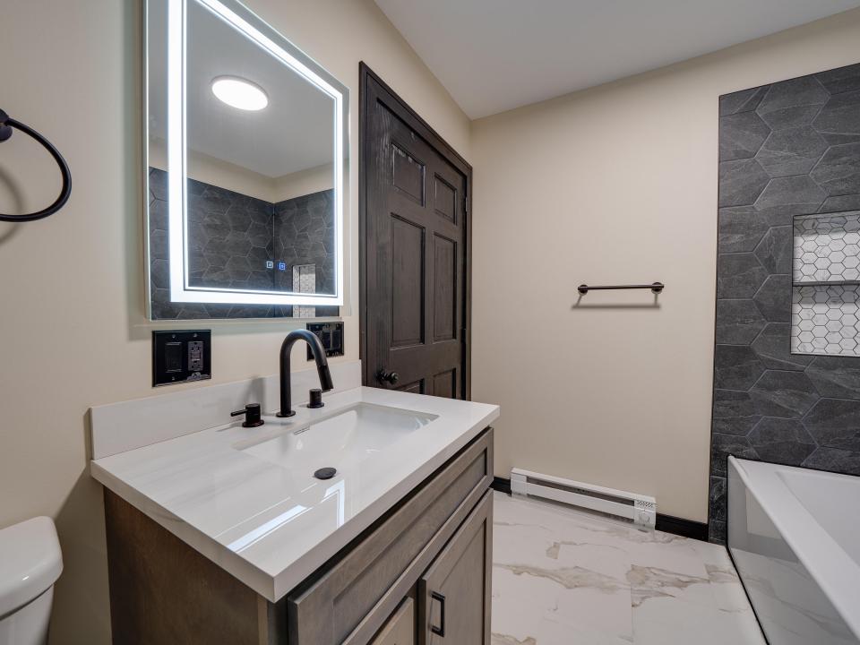 118 McLaughlin Ave-52