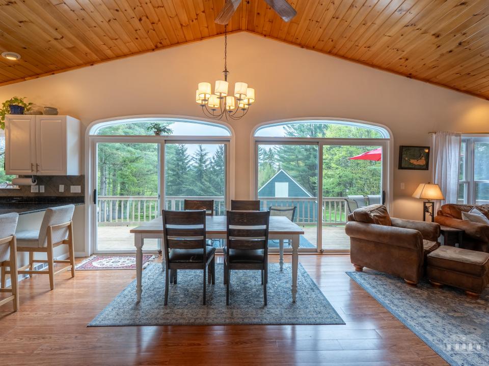 8 Fox Run LN LP-9