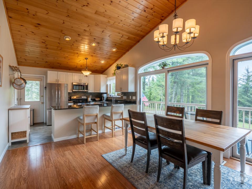 8 Fox Run LN LP-14