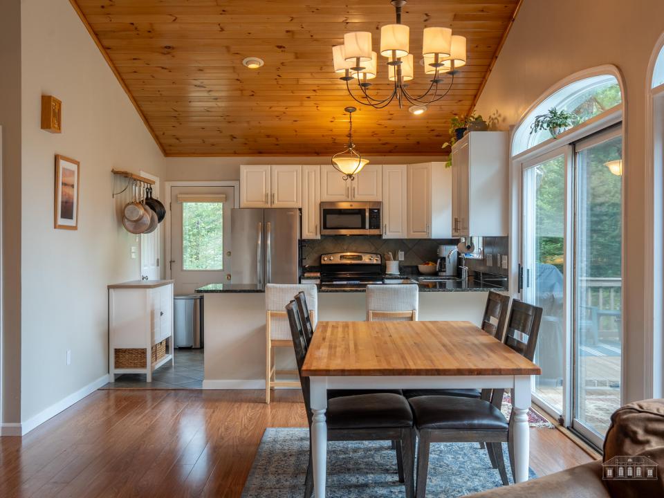 8 Fox Run LN LP-15