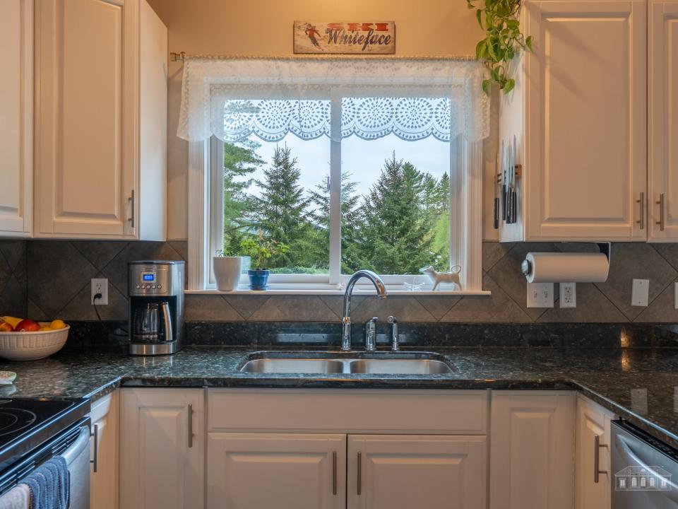 8 Fox Run LN LP-17