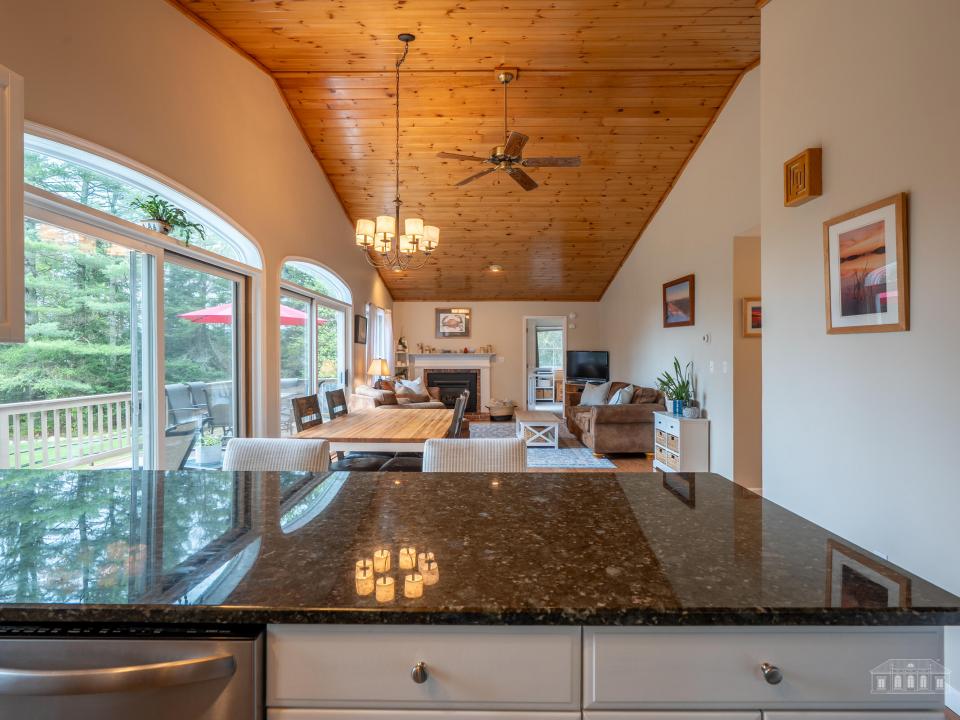8 Fox Run LN LP-18