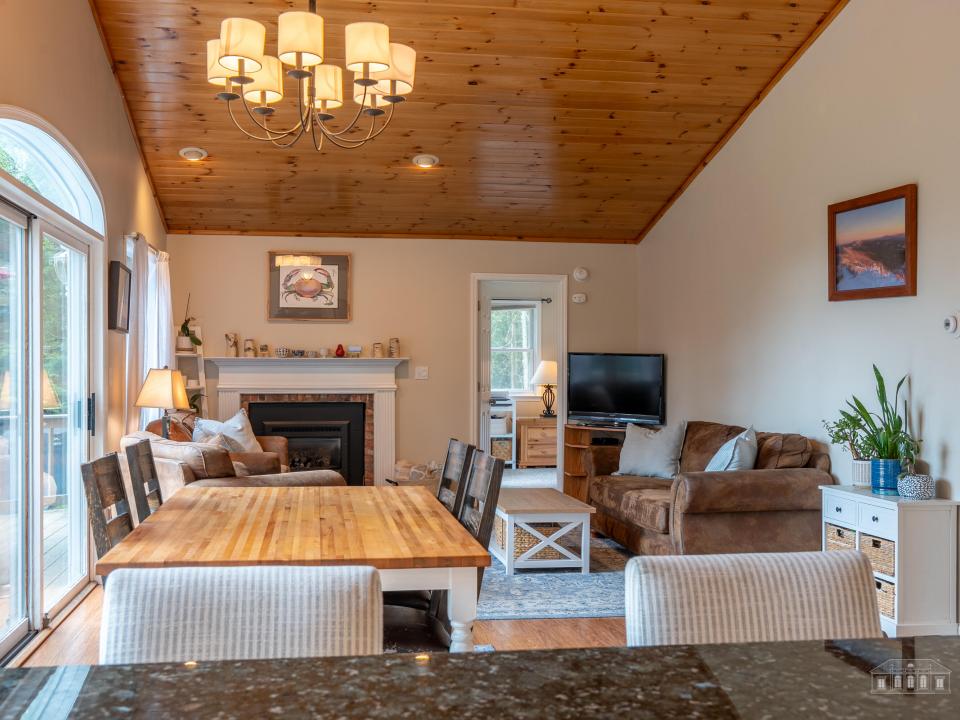 8 Fox Run LN LP-19