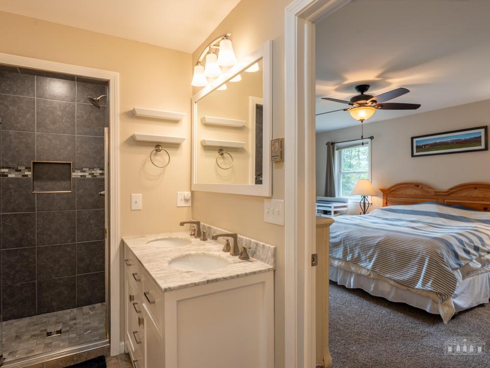 8 Fox Run LN LP-23