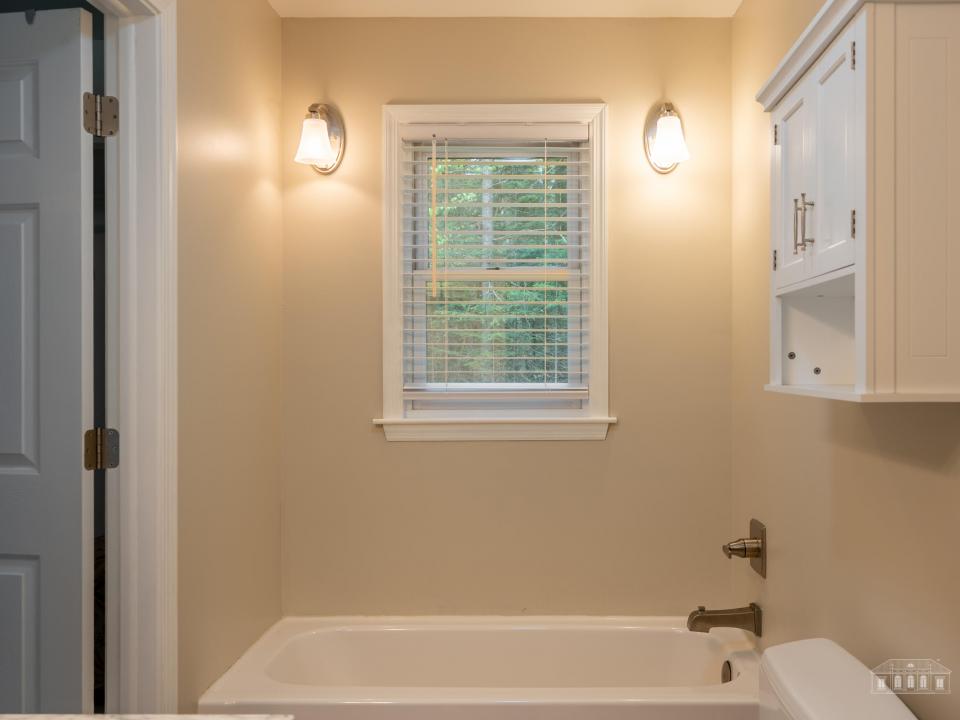 8 Fox Run LN LP-25