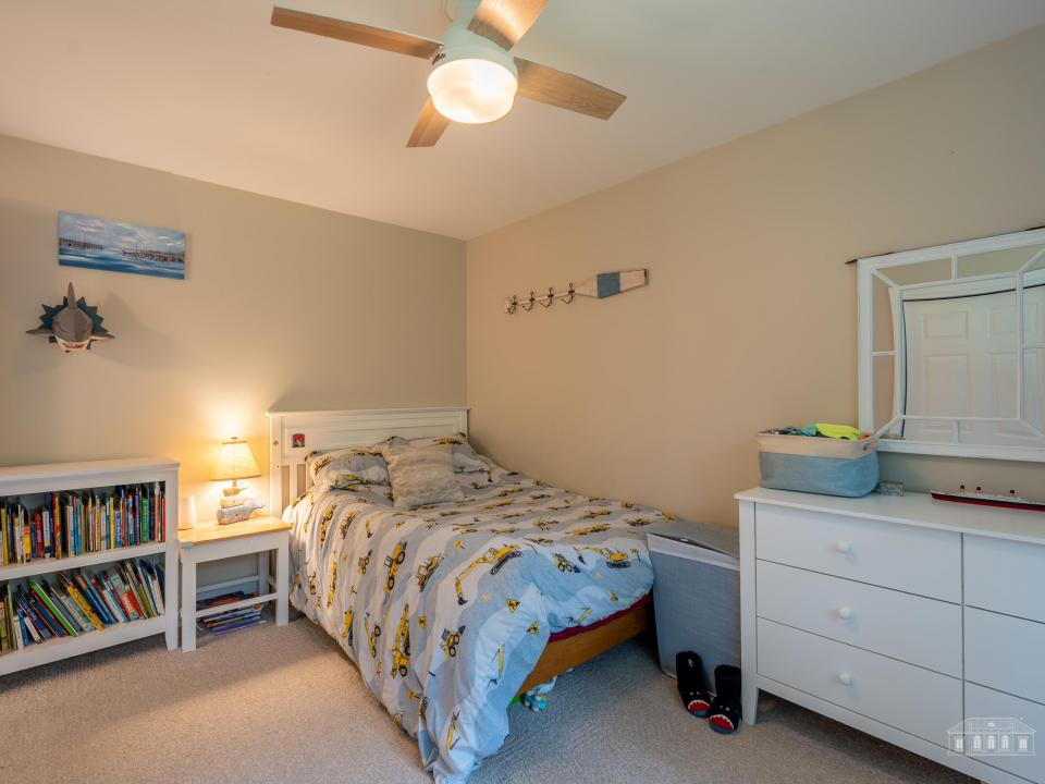 8 Fox Run LN LP-27