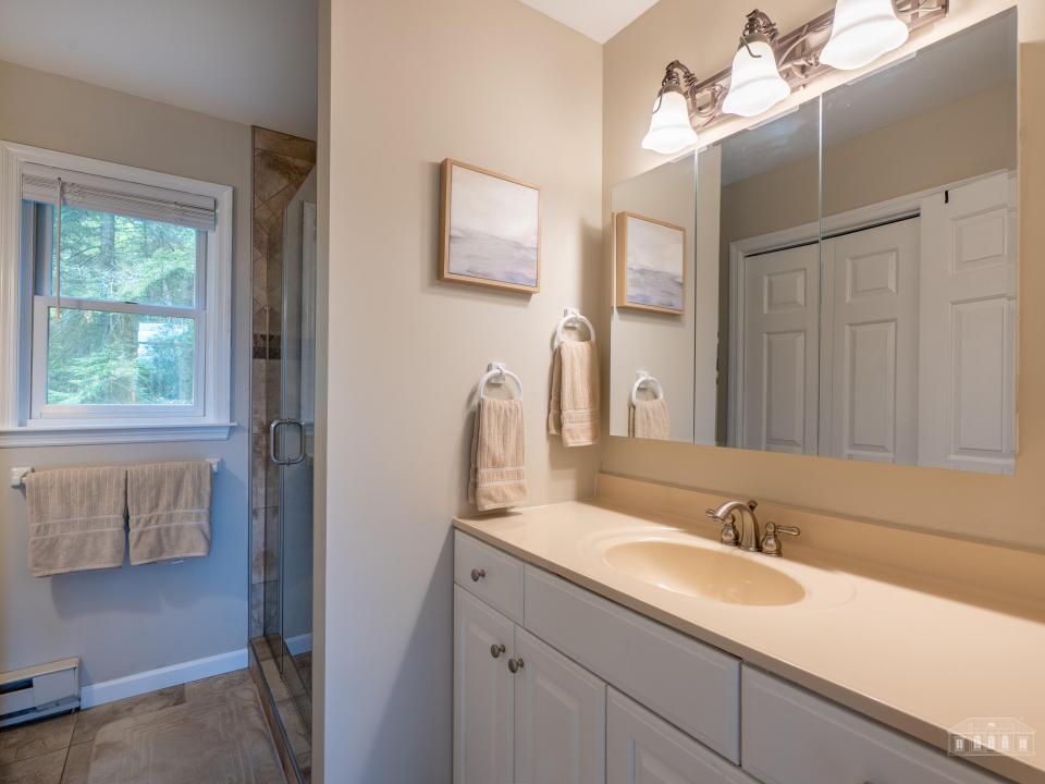 8 Fox Run LN LP-29