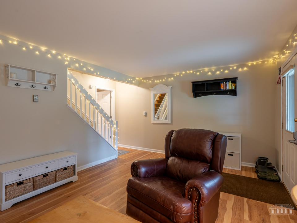 8 Fox Run LN LP-32