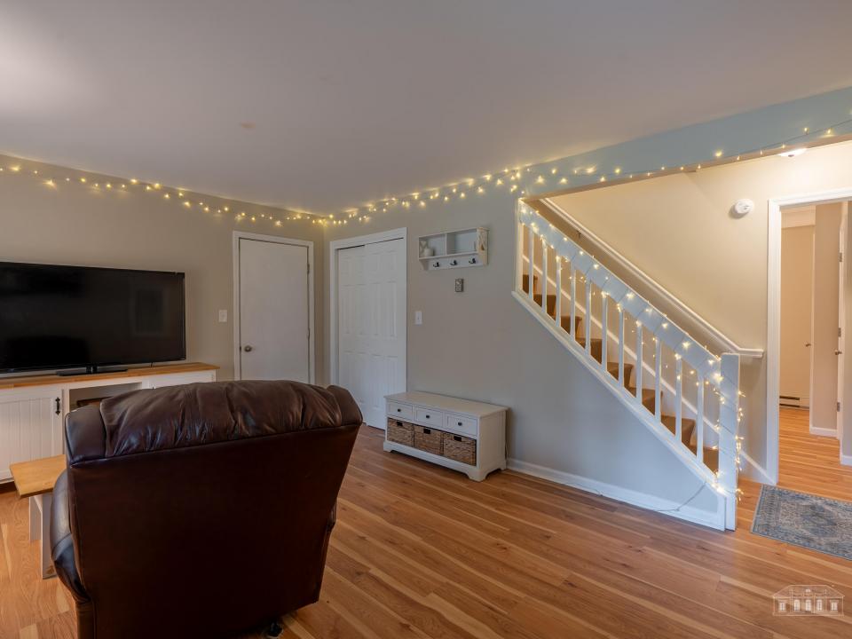 8 Fox Run LN LP-34