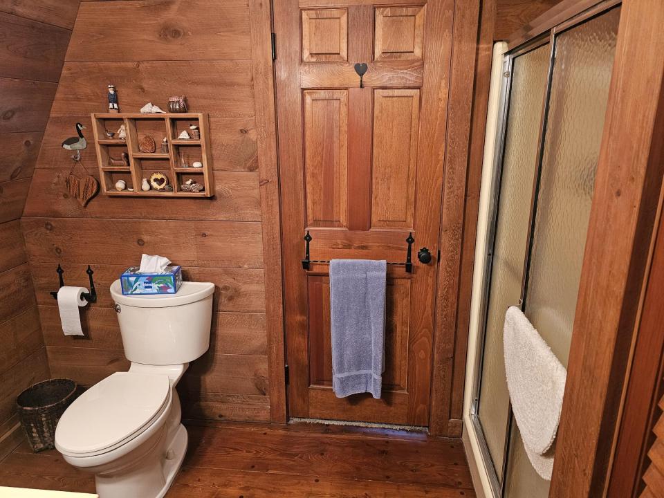 Thompson new - Cranberry - bath II