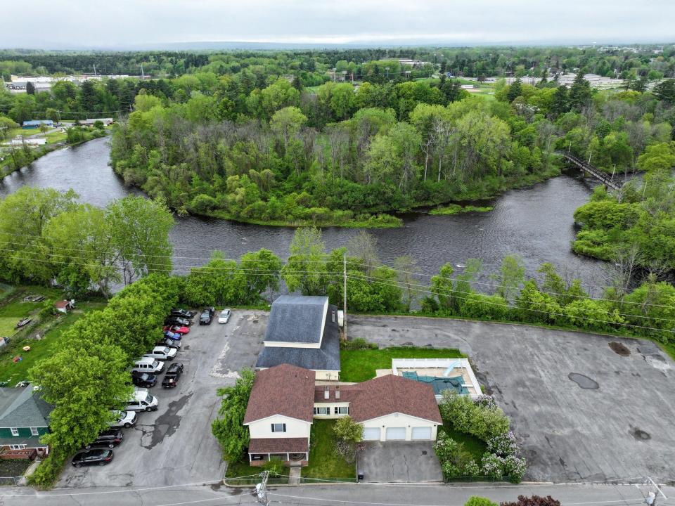 10 Riverside front 1