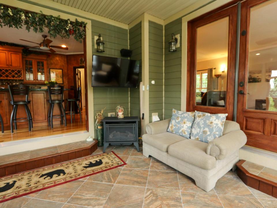 4 Season Sun Room with Spa