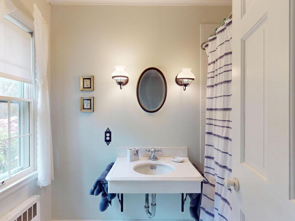 37 Cobble Hill Road
