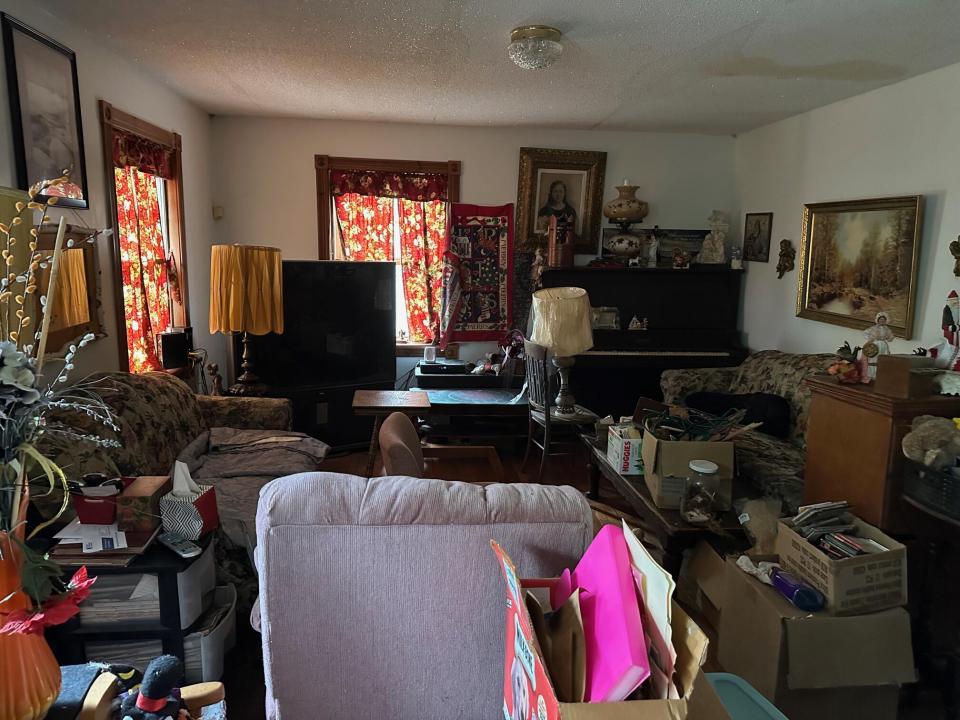 8 Balsam Dr Livingroom