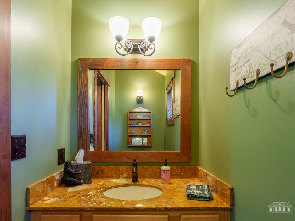 6 Bowman Dr WT-32 6 Bowman Dr WT-32