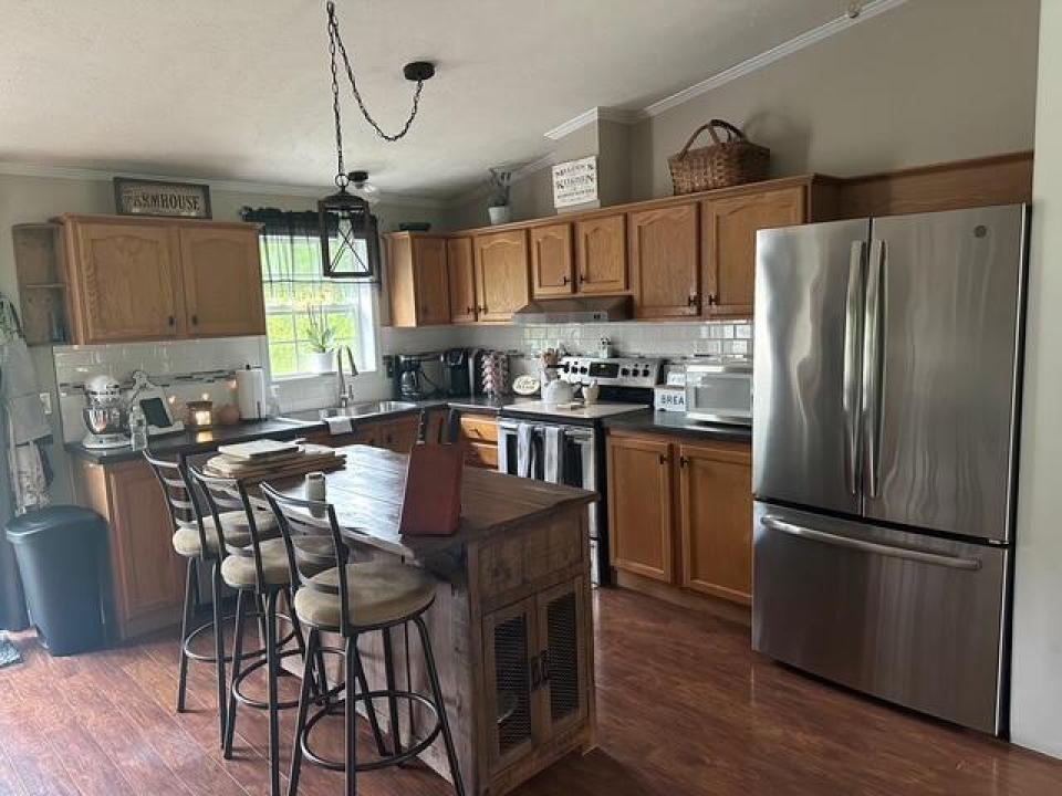 8566 Rt 22 kitchen