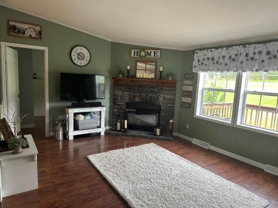 8566 Rt 22 livingroom