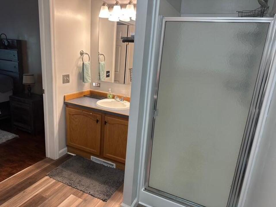 8566 Rt 22 Master bath