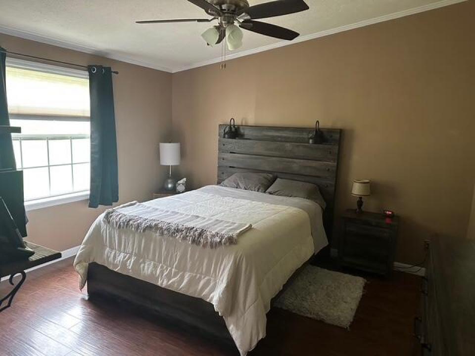 8566 Rt 22 Master bed