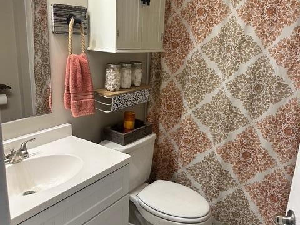 8566 Rt 22 bath 2