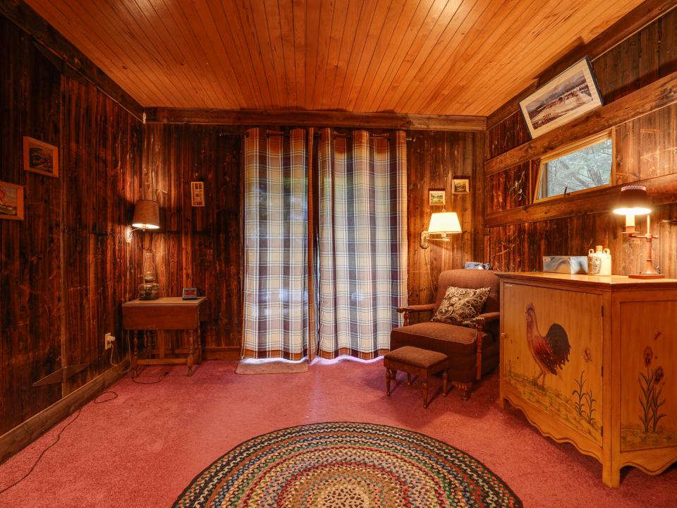 28-30 Old Hotel Rd-85