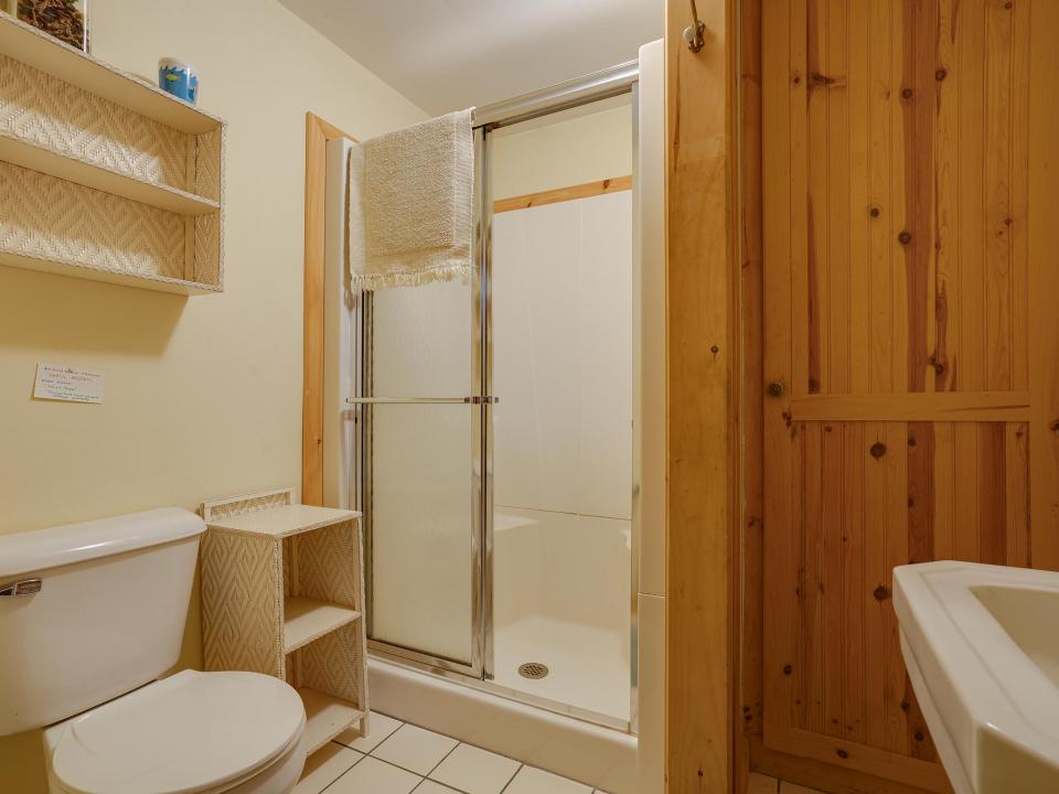 28-30 Old Hotel Rd-66