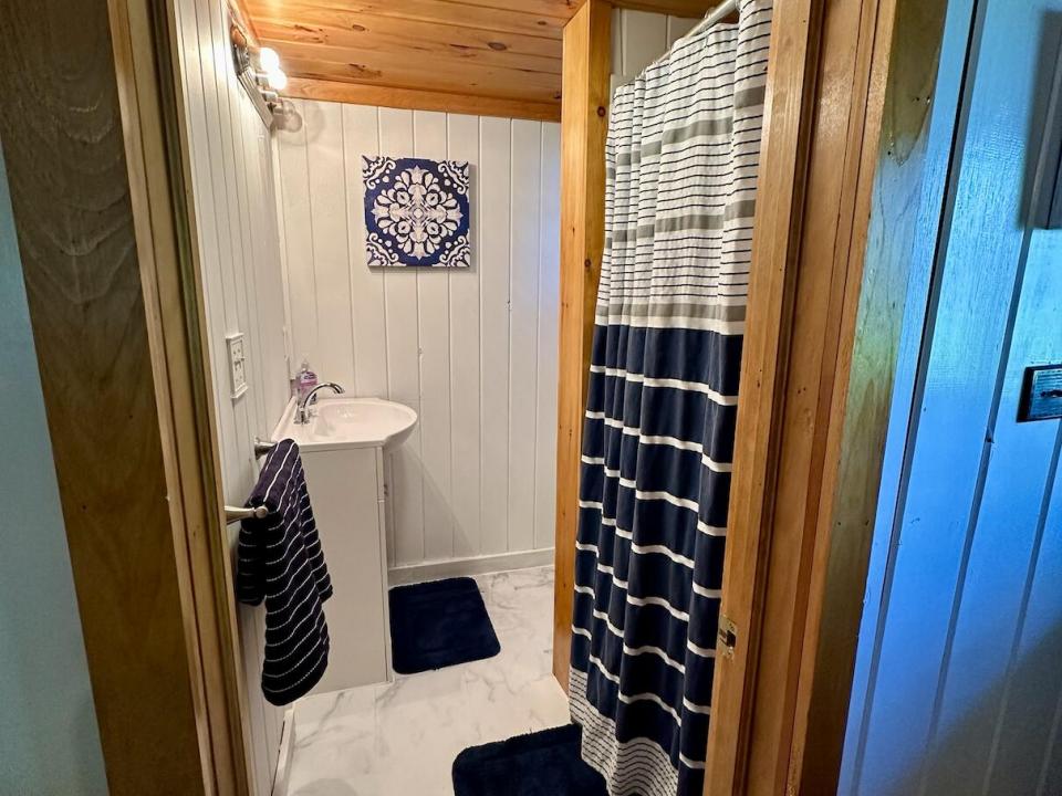 432 Bay Lane, Willsboro