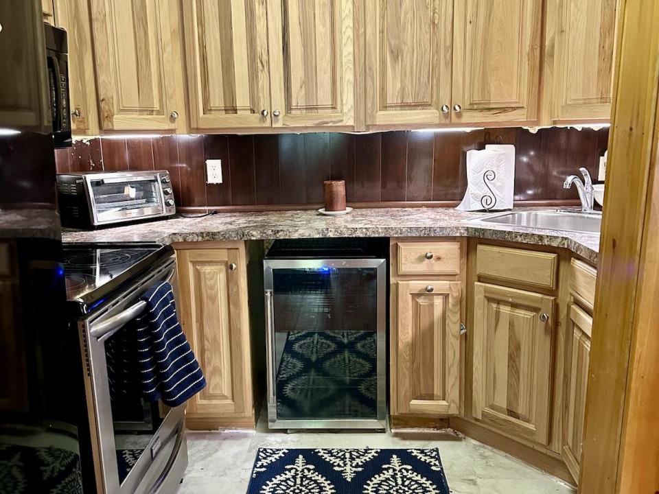 432 Bay Lane, Willsboro
