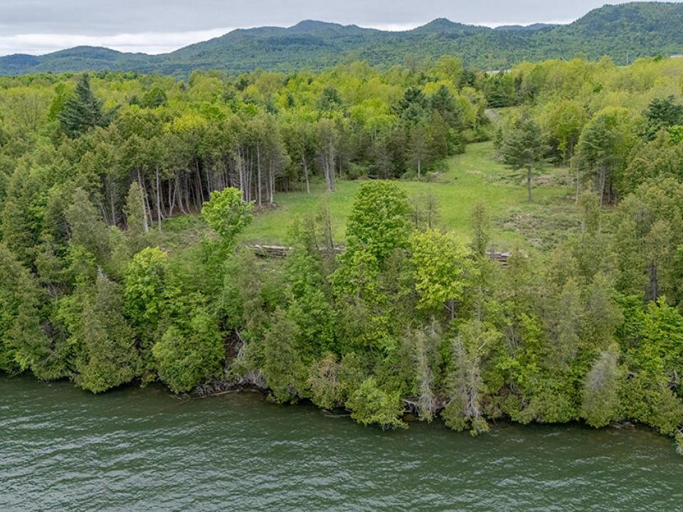WestportLotOnLakeChamplain_A_Lot1_Lakesi