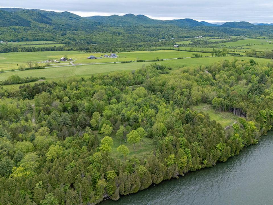 WestportLotOnLakeChamplain_A_Lot2_Lakesi