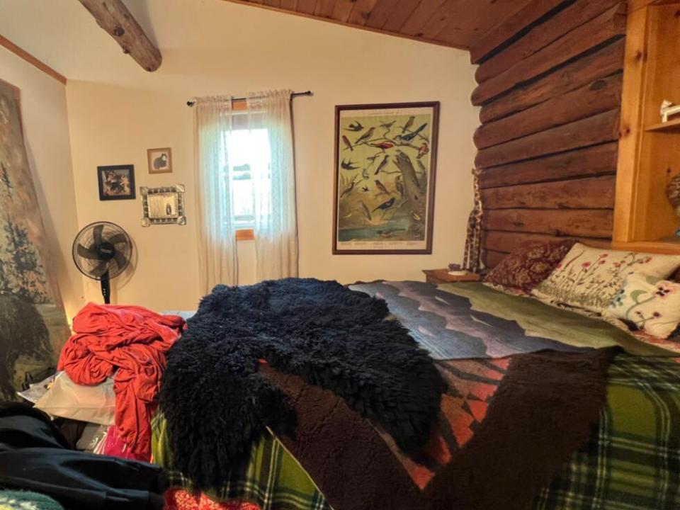 Bedroom 2 (2)