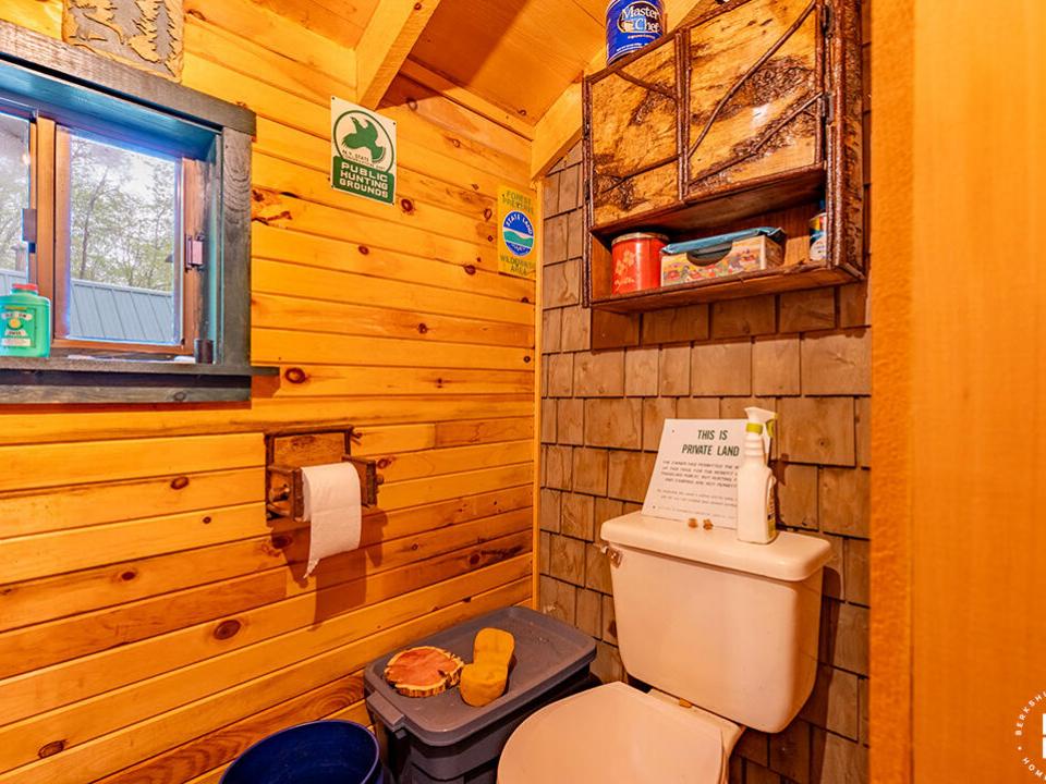 HuntersParadiseInKeeneValley_Bathroom