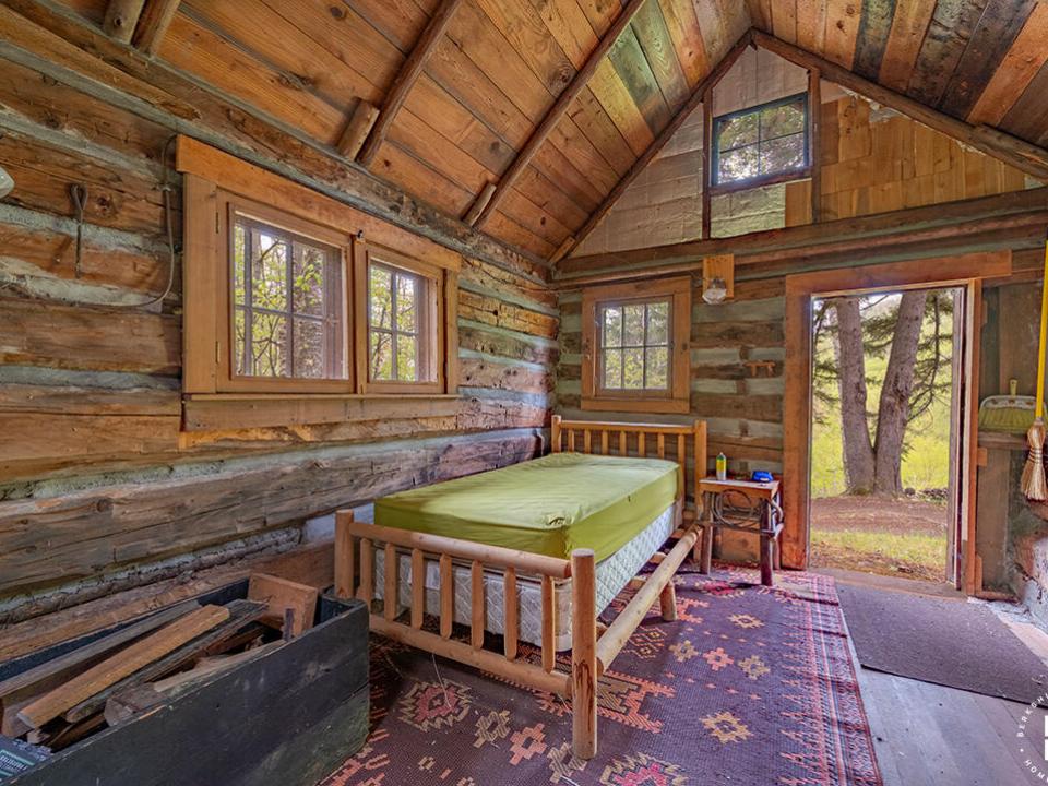 HuntersParadiseInKeeneValley_GC_Entry