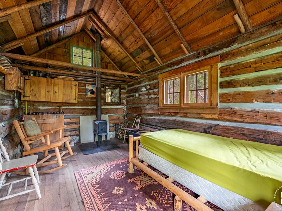 HuntersParadiseInKeeneValley_GC_Woodstov