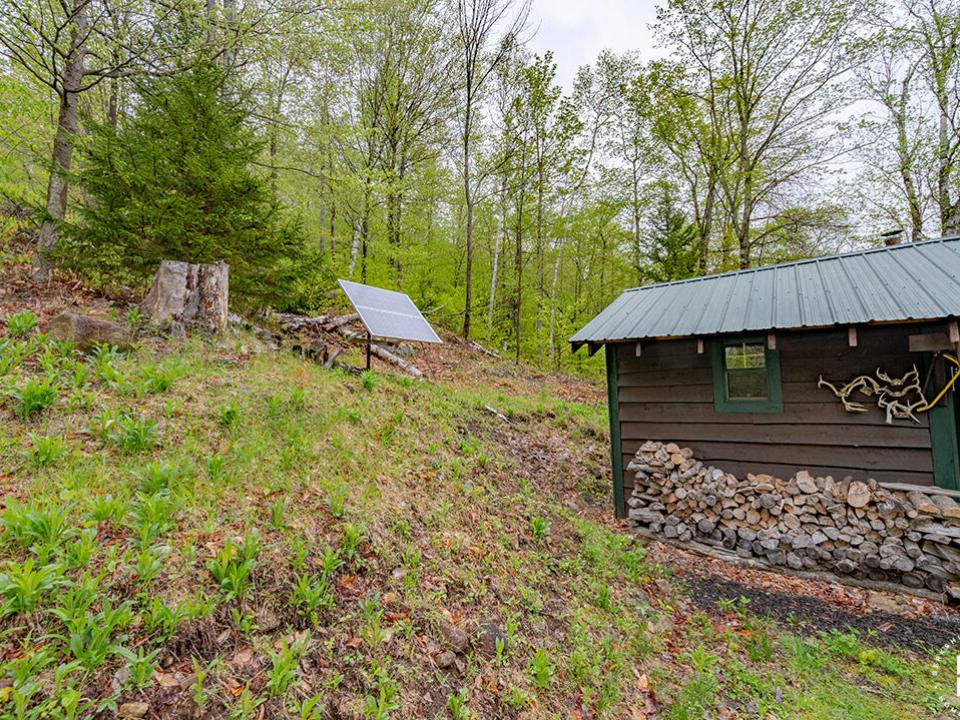 HuntersParadiseInKeeneValley_SolarPanel