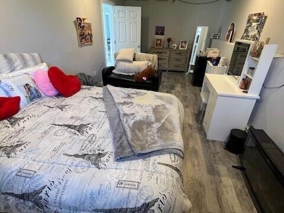 Bedroom 3 opposite view
