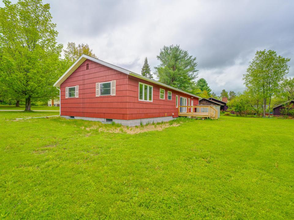 36 Becky Ave-19