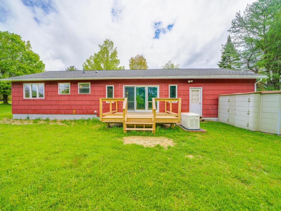 36 Becky Ave-24