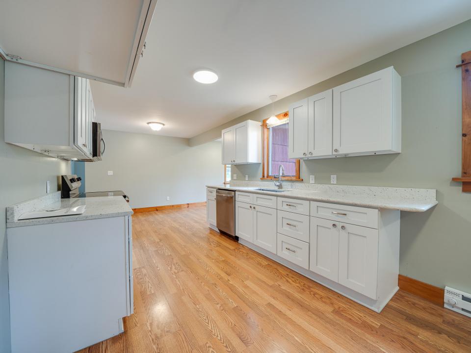 36 Becky Ave-36
