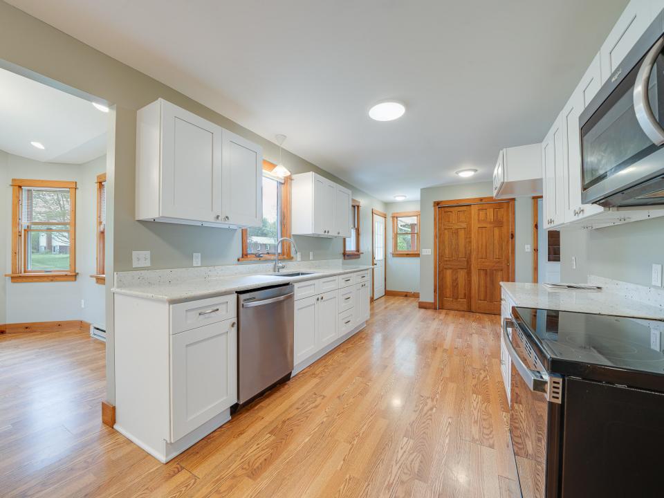 36 Becky Ave-37